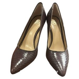 Brown Crocodile Pattern Women's Pumps